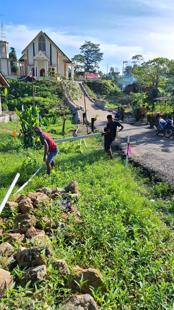 Penyediaan layanan dasar seperti air bersih, sanitasi dan fasilitas penerangan di Desa Masihulan